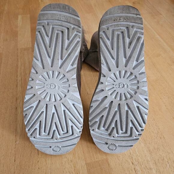 UGG Pala Women's Sheepskin Bow Lace Up Boot 1017531 Seal US 8 - Picture 5 of 11